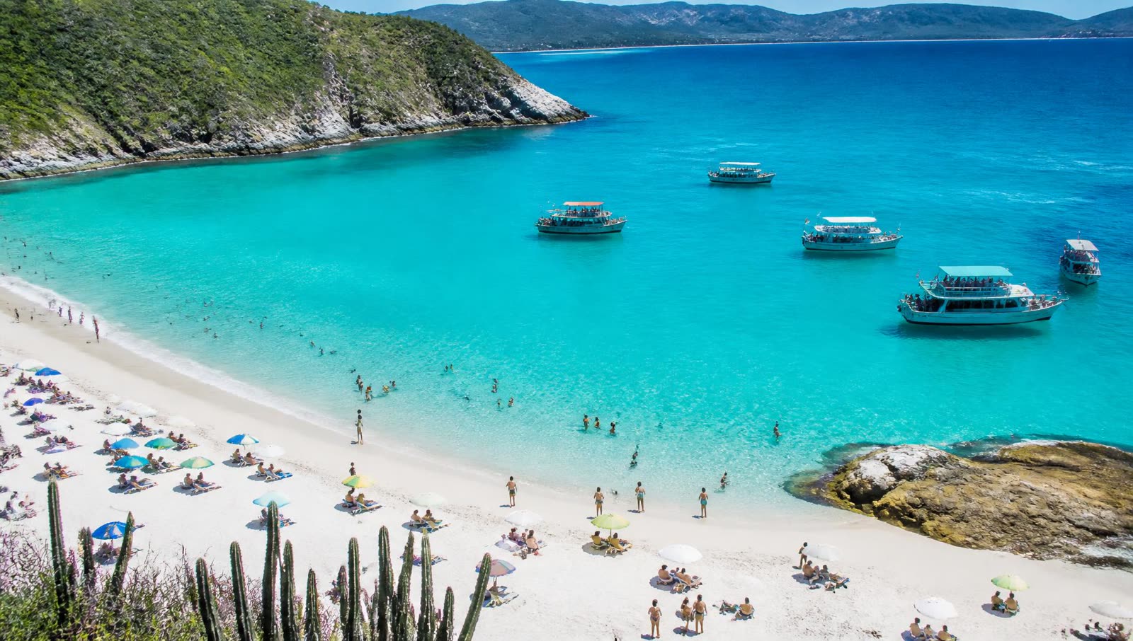 Arraial do Cabo e Cabo Frio: guia da Região dos Lagos saindo do Rio
